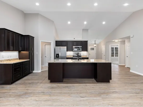 Lindburgh Dr, Waynesboro, VA 22980