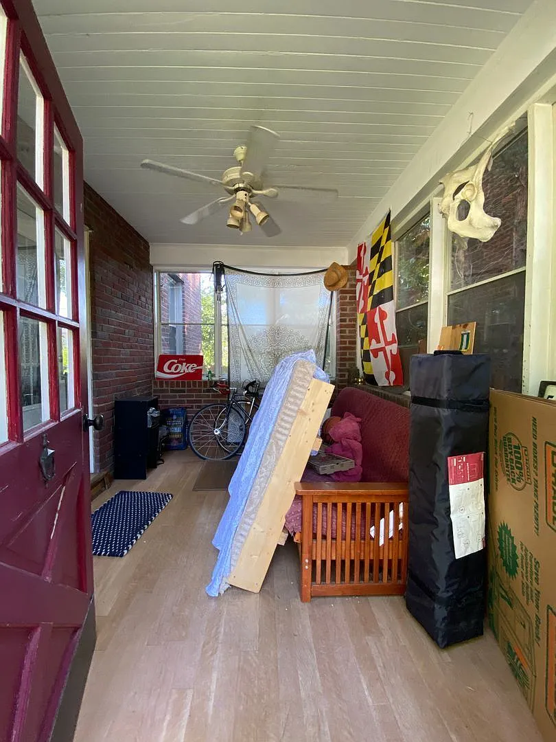 3 bed, 2.0 bath, 1383 sqft, $2,550 — Photo 2