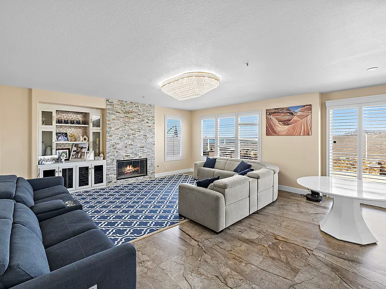 2438 Calle Aquamarina — Photo 17