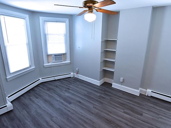 2nd image of 916 N Franklin St APT 3