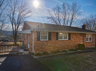 2015 Kiska Rd, Salem, VA 24153