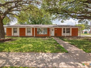 4811 Lilac Ln, Victoria, TX 77904