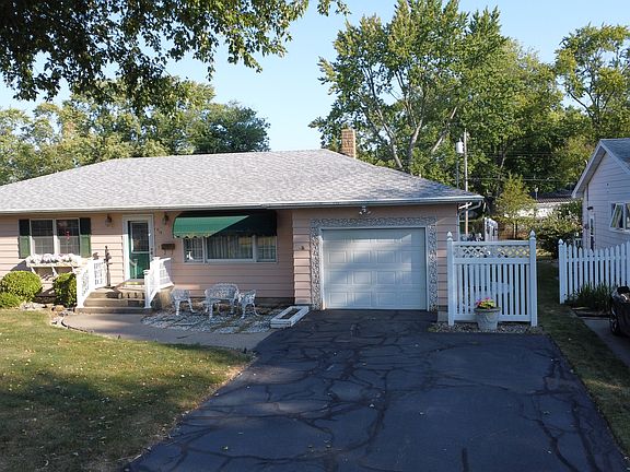 2nd image of 606 E Lincoln Ave