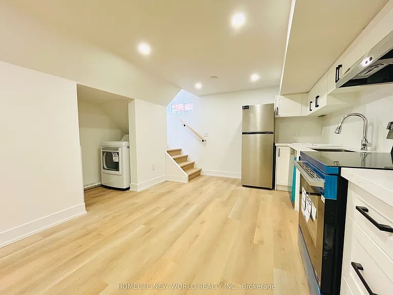 308 Maplehurst Ave #BASEMENT — Photo 12