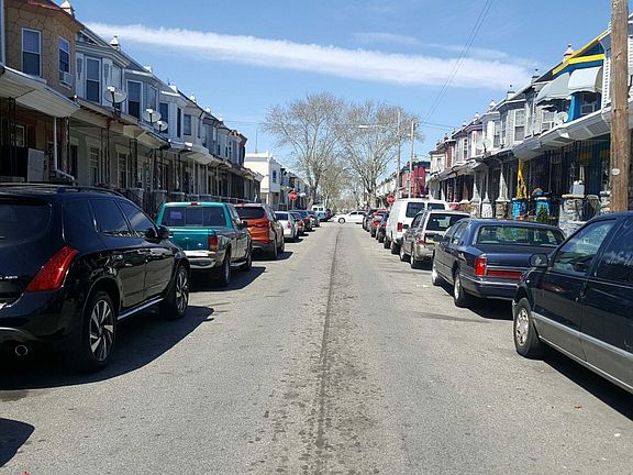 4th image of 4238 N Franklin St