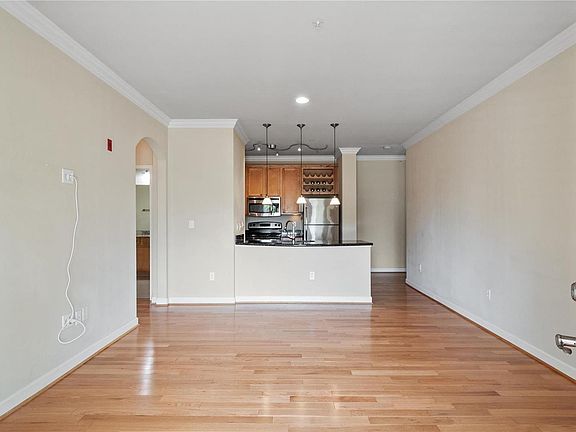 4th image of 2720 McKnight Crossing Ct