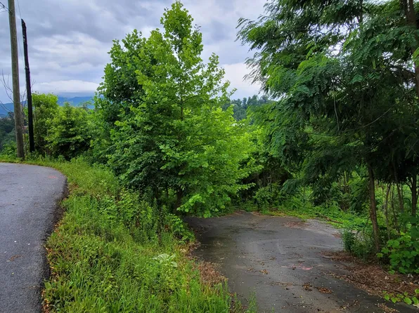 550 Greenbriar Ln, Gatlinburg, TN 37738