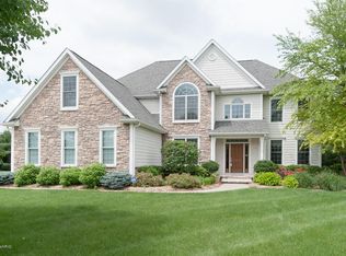 5864 Blue Jay Dr, Kalamazoo, MI 49009