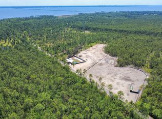 Fluffy Landing Rd, Freeport, FL 32439