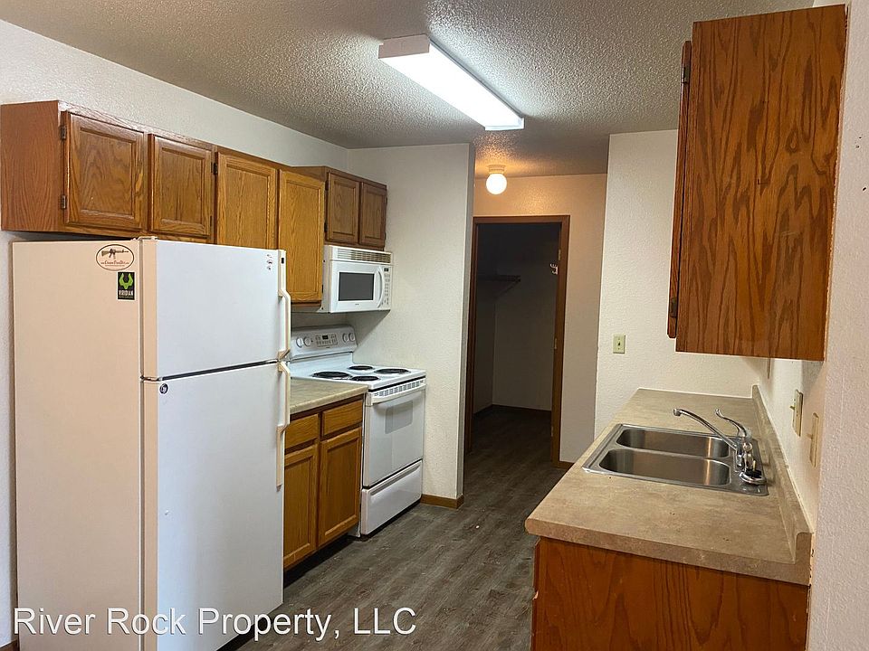 1st image of 1409 14th Ave E #15