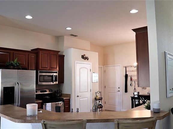 3rd image of 221 Mandolin Dr