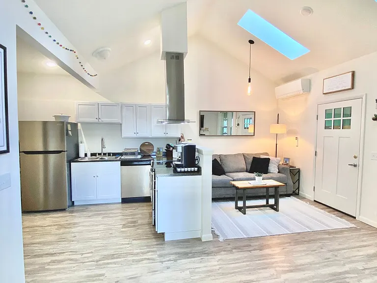 University Park Apartments near Cornell University — Photo 34