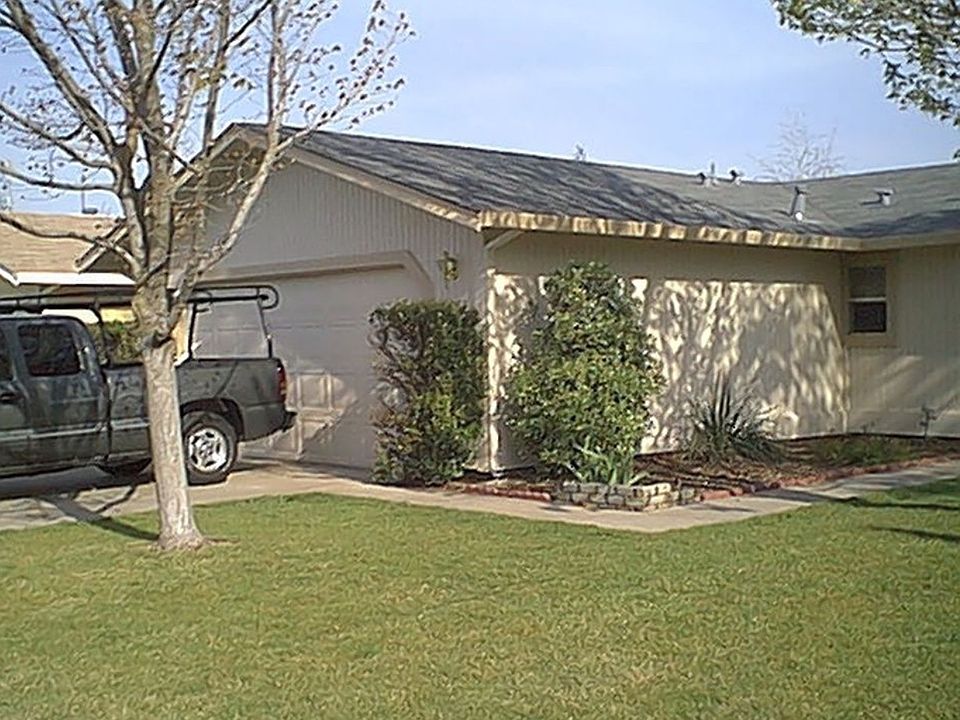 Beautiful 3 Bedroom 2 bath 