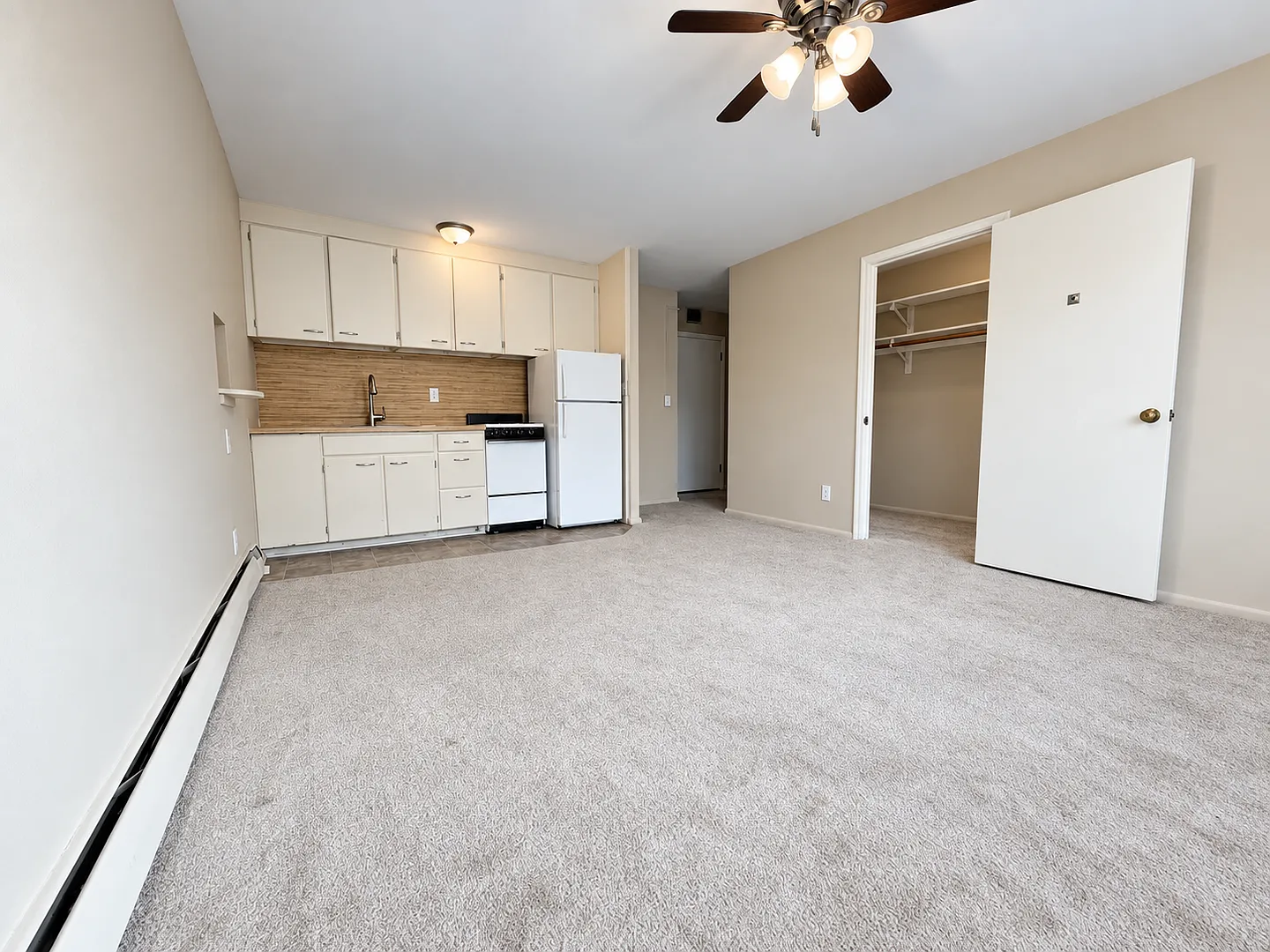 1936 Ford Parkway — Photo 2