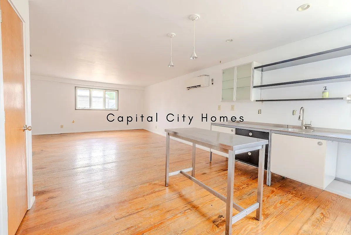 1 bed, 900 sqft, $1,200 — Photo 3