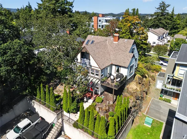 235 Island Hwy #5, View Royal, BC V9B 1G3