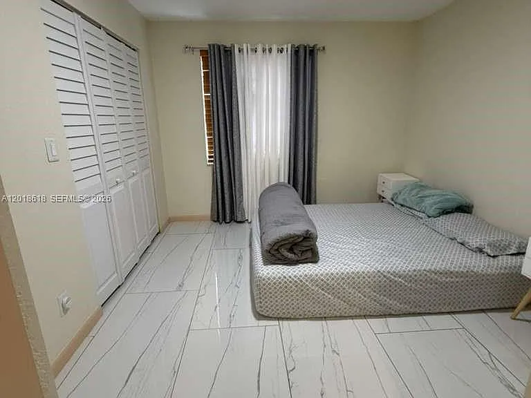 5740 SW 57th Way — Photo 7