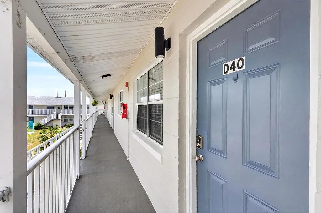 Charming 2-Bedroom Unit in Mount Dora, Florida — Photo 3