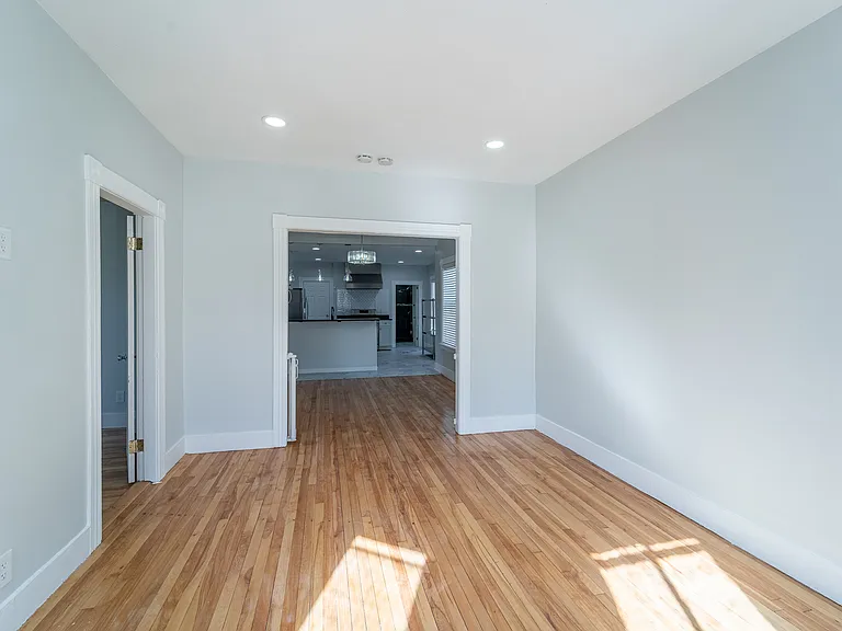 Beaver St — Photo 8