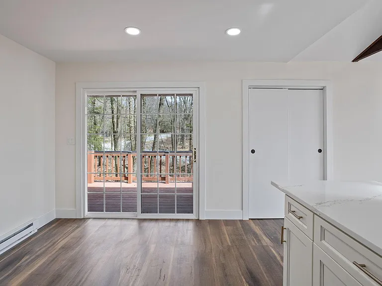 530 Maple Ridge Dr — Photo 25