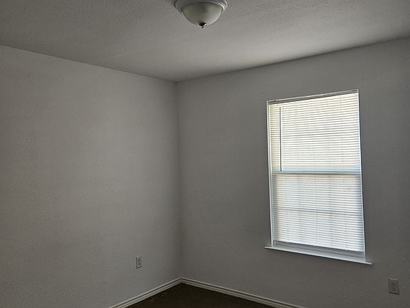 2nd image of 115 Oakcrest Ave