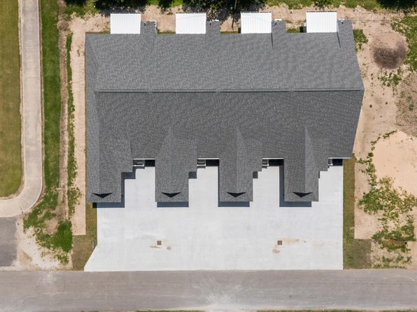 208 E D St, Rayne, LA 70578