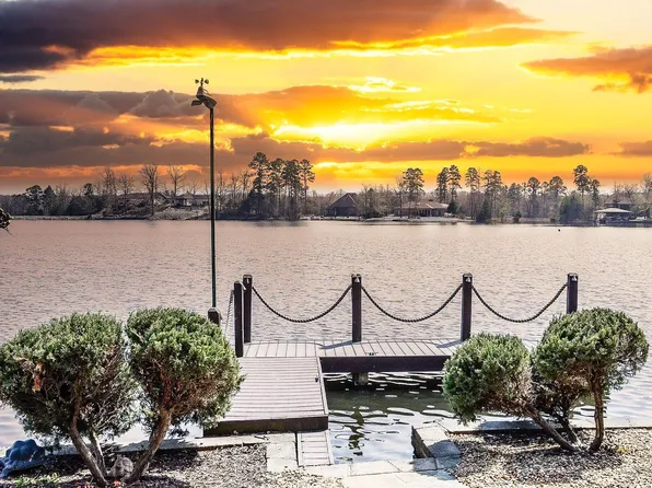 27 Docente Ln, Hot Springs Village, AR 71909