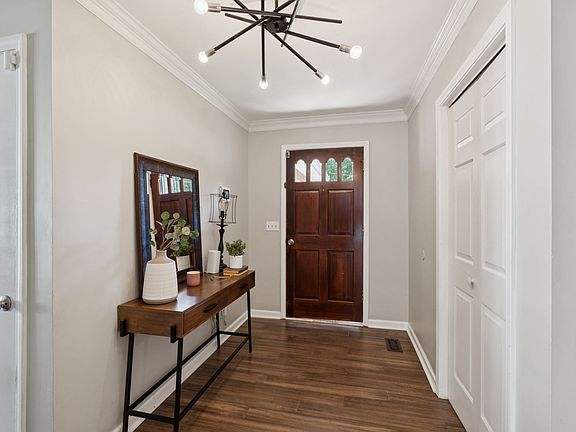 5th image of 709 Saddle Trail Ct