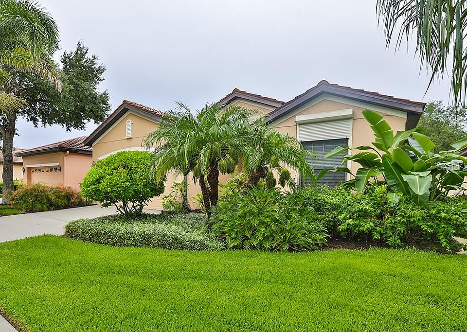 1st image of 323 Silver Falls Dr