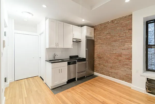 Rented by Bond New York | media 16