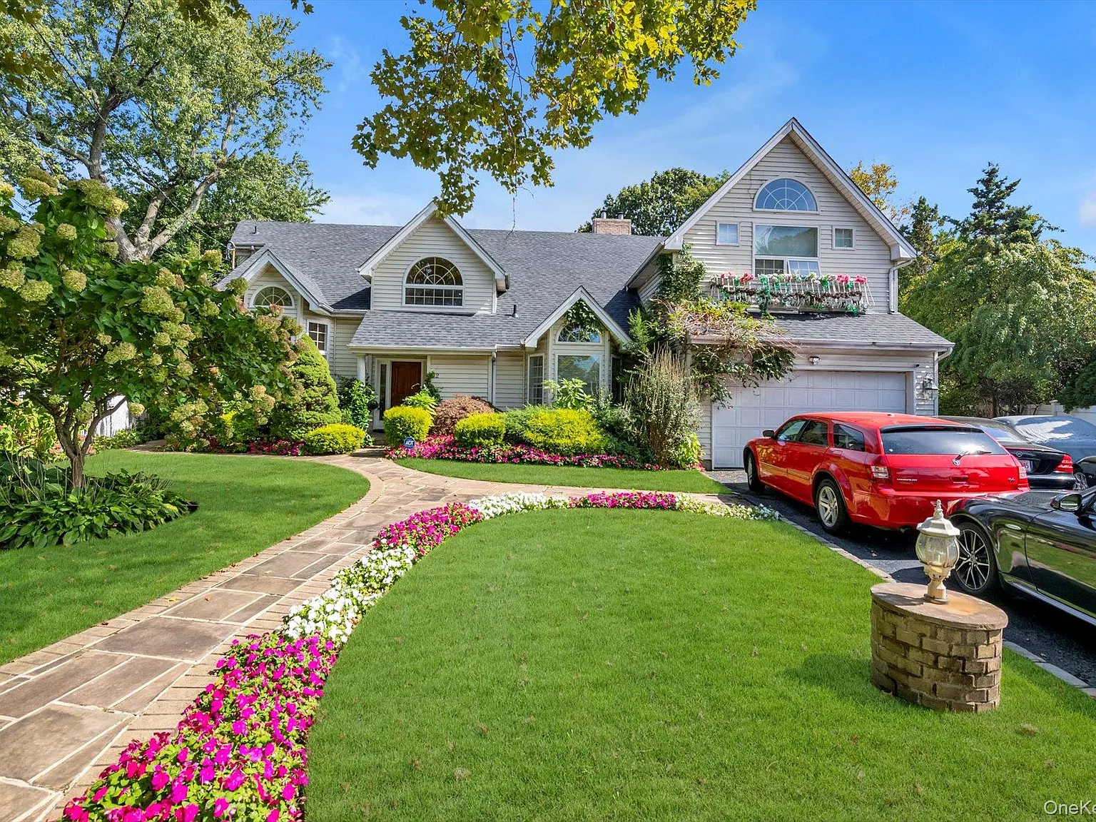 5 bed, 5.5 bath, 6000 sqft, $16,500 — Photo 1