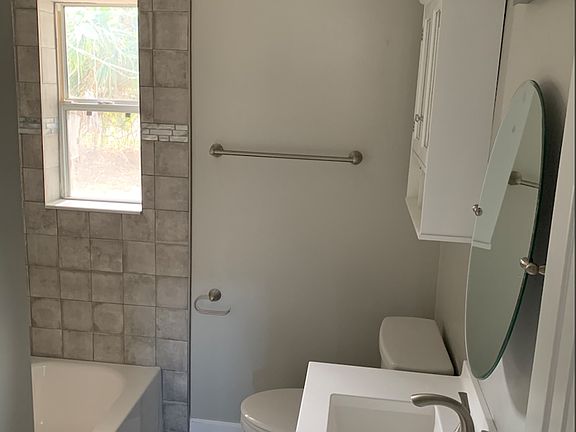 4th image of 211 Garnet Ave