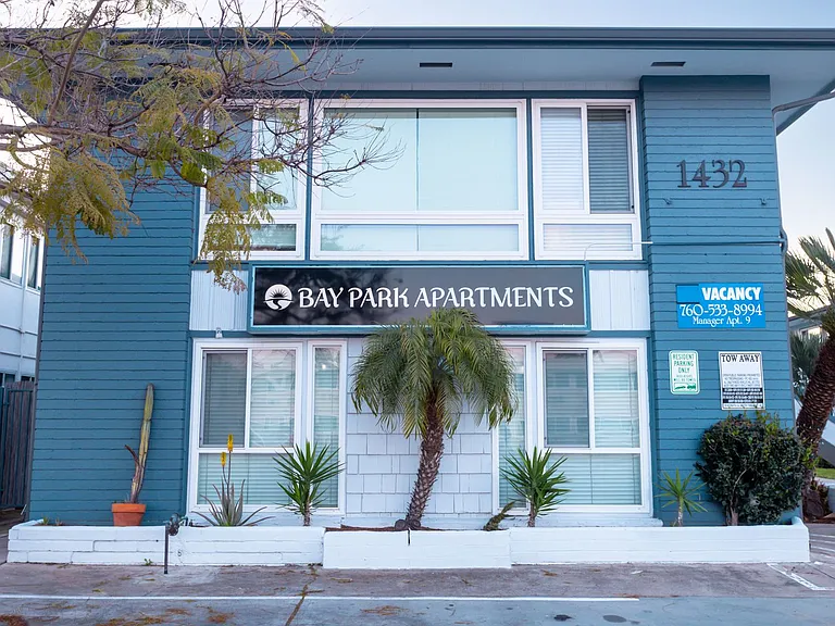 1432 Rosecrans St — Photo 16