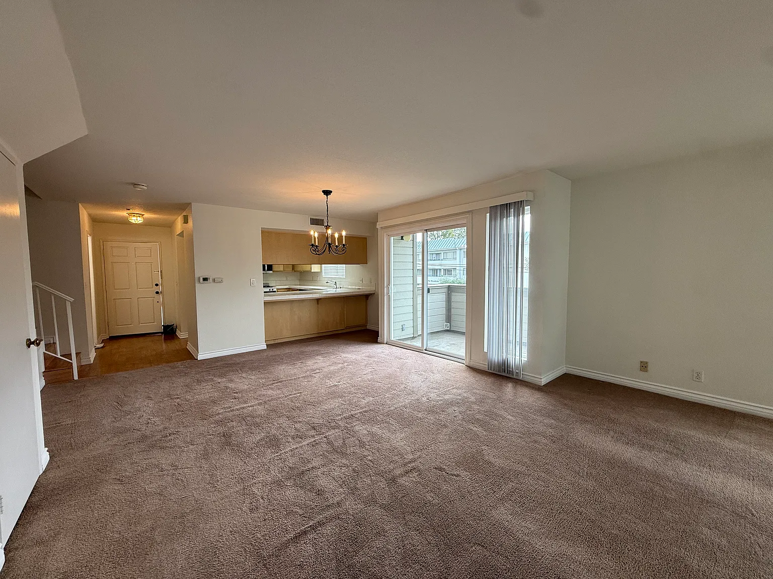 2 bed, 2.5 bath, 1215 sqft, $3,200 — Photo 2