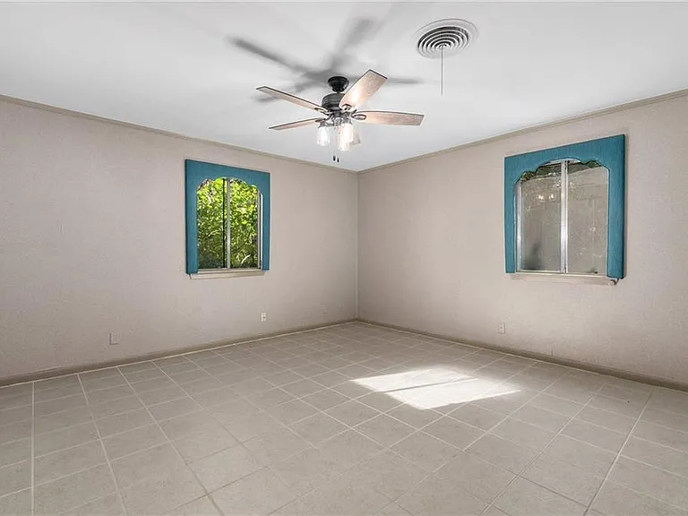 610 Lancelot Way — Photo 20