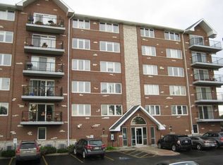 8010 River Walk Dr APT 6E, Lyons, IL 60534