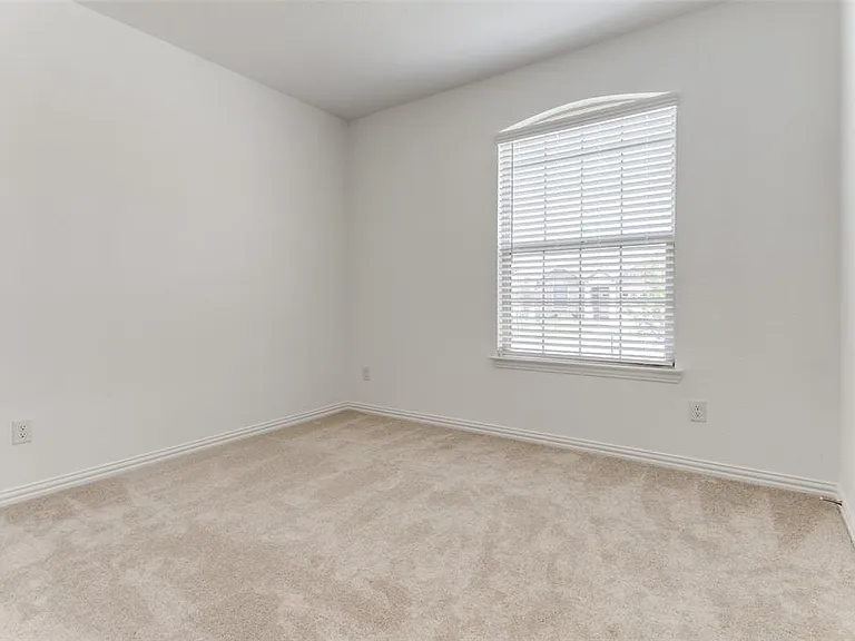 1213 Blue Spring Dr — Photo 8