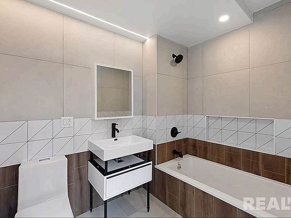 5th image of 60 W 125th St #1706B