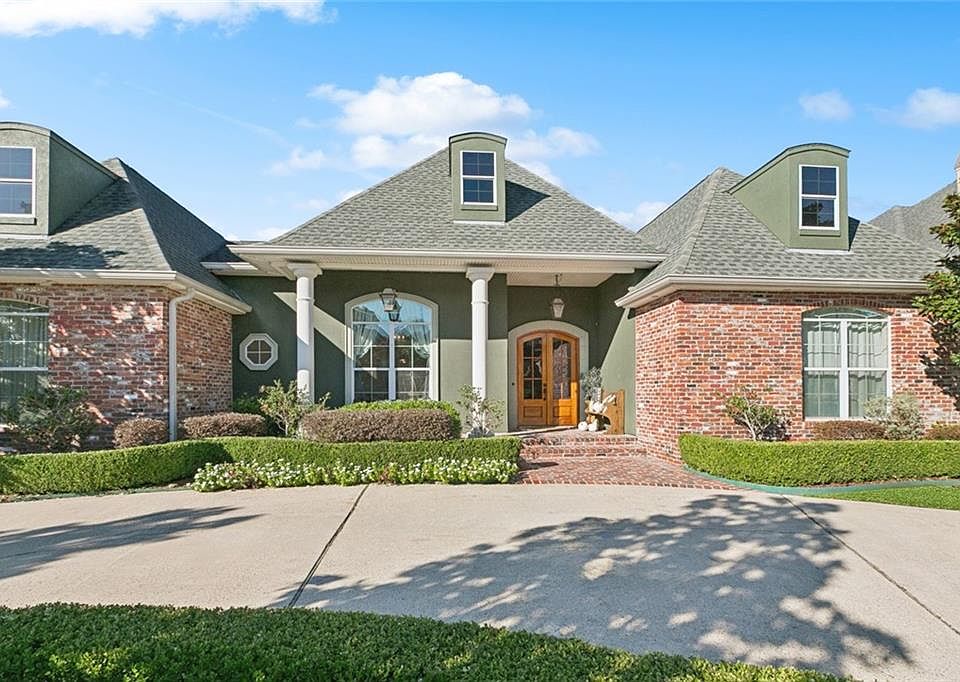 1st image of 133 Riverwood Dr
