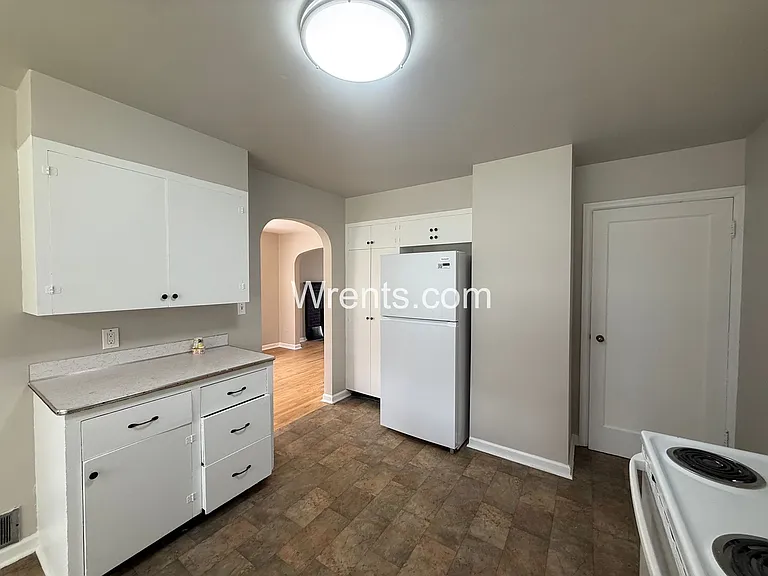 1104 E 14th Ave — Photo 6