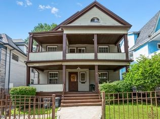 32 Mapes Ave, Newark, NJ 07112