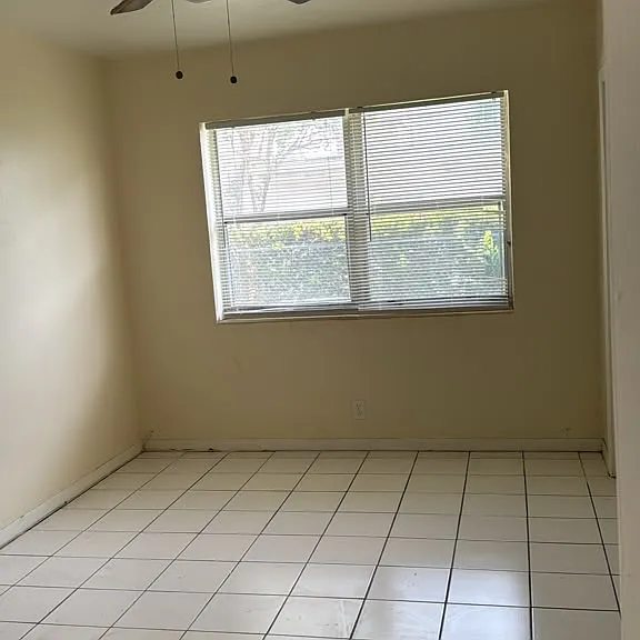 11870 NE 16th Ave #4 — Photo 5