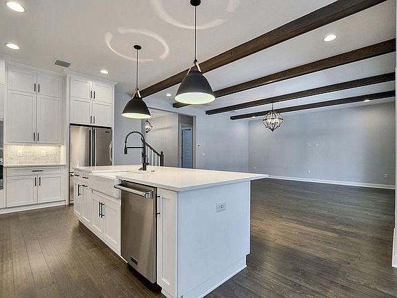 5th image of 3902 W Obispo St