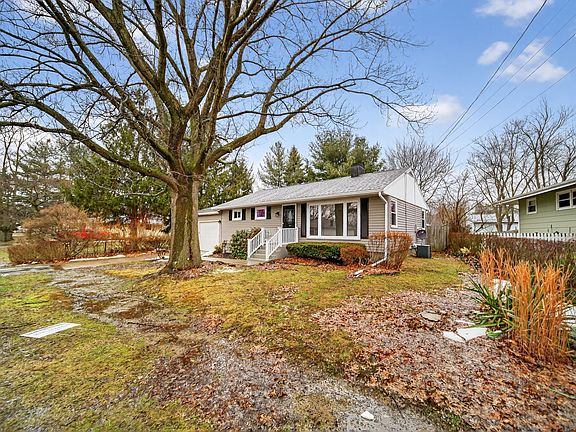 3rd image of 5009 Hillsdale Ave