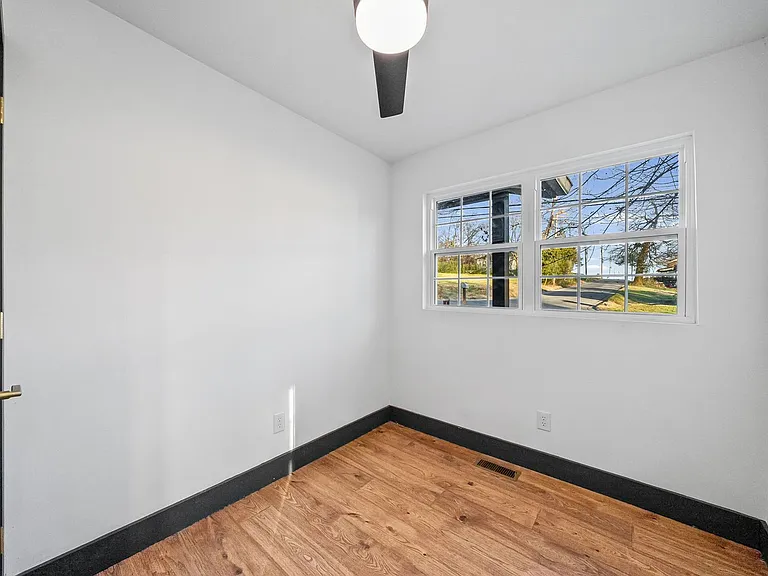 610 Ford St — Photo 13