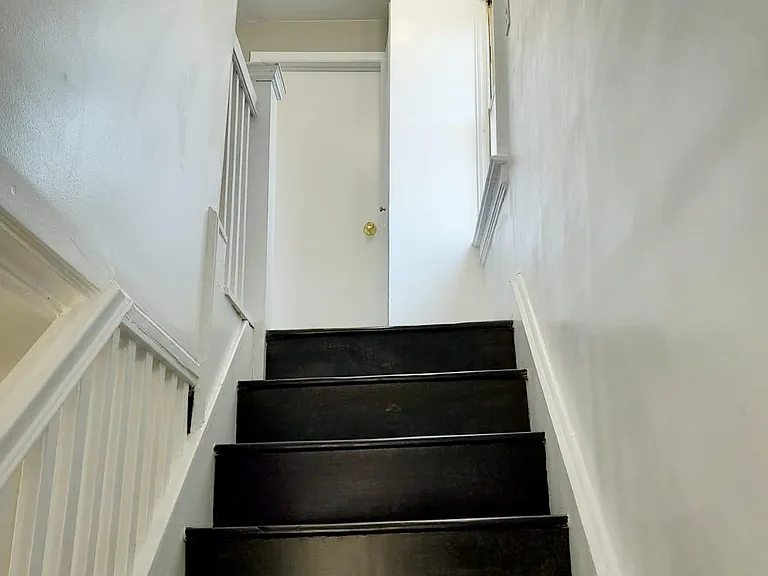230 Albermarle St — Photo 8