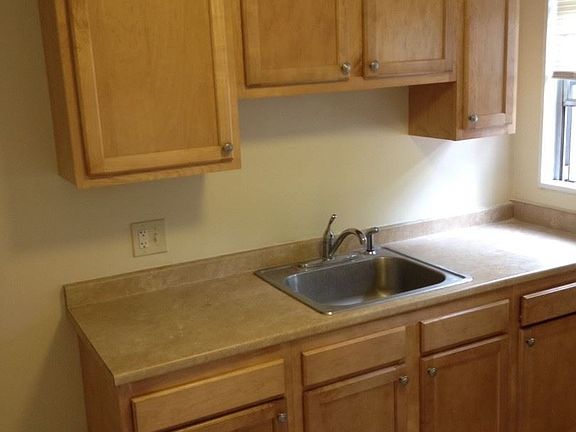 5th image of 23 Goslee Dr #43