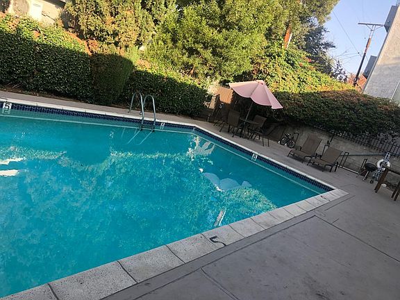 3rd image of 4427 Woodman Ave APT 5