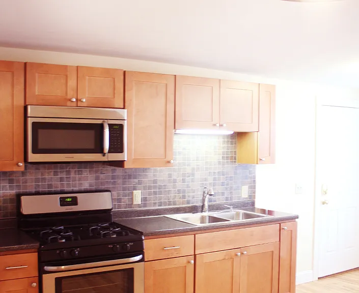 155 Maple St — Photo 4