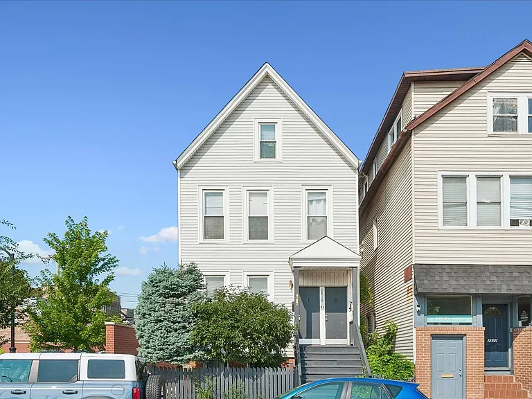 2818 N Ashland Ave #1 — Photo 1
